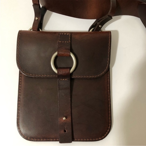 NEW Details Leather Mini Messenger Pouch Brown - Picture 2 of 12